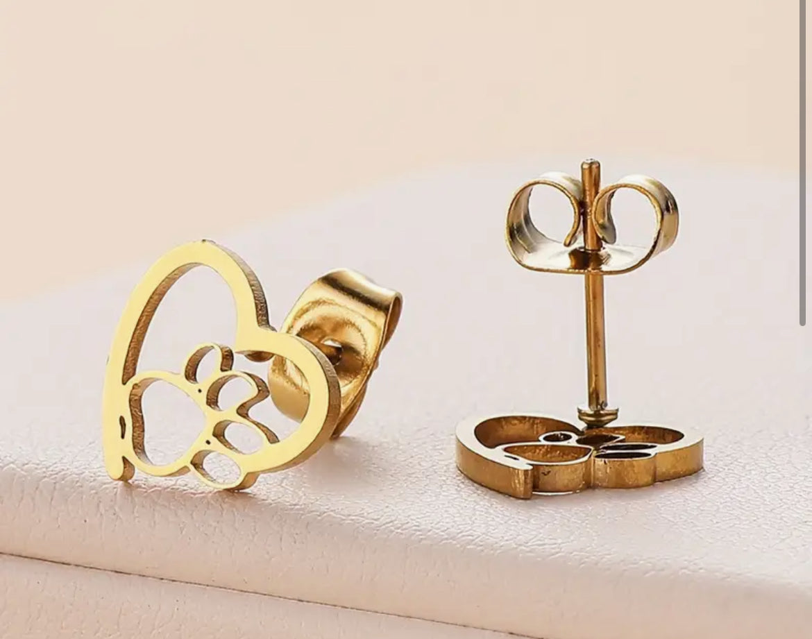 The Pawprint Heart Studs