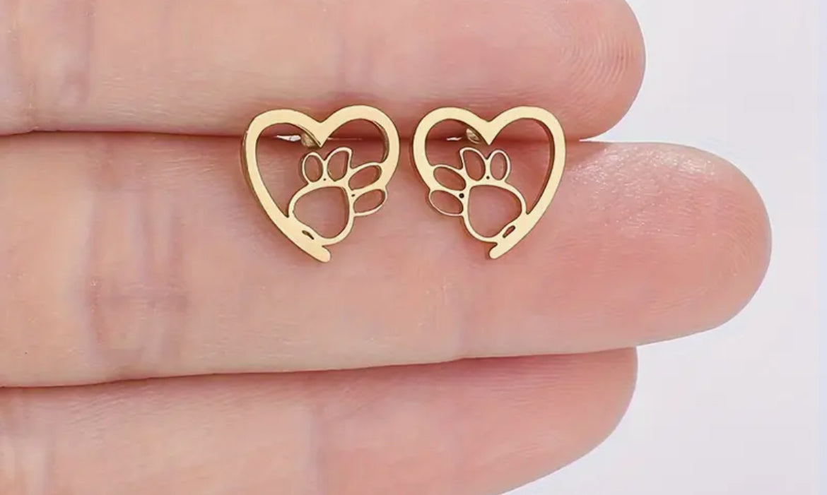 The Pawprint Heart Studs